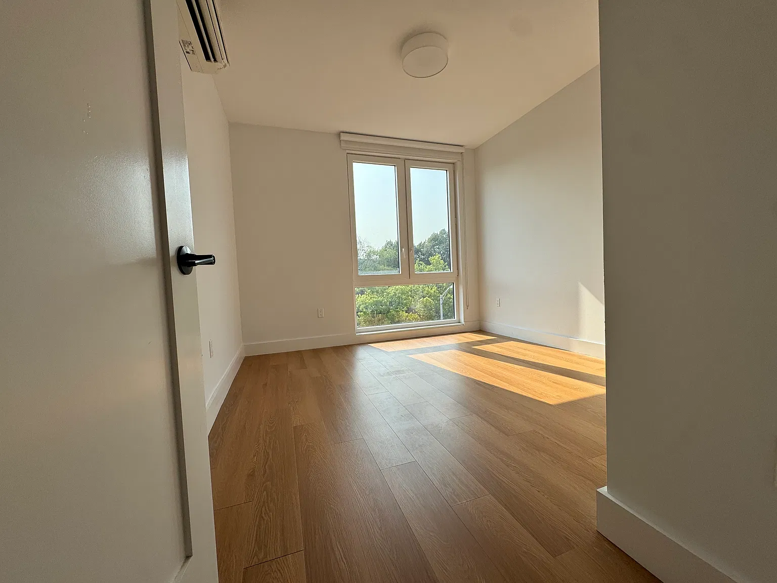 1 bed, 650 sqft, $2,300 — Photo 4