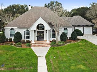 3 Schooner Ln, Ocean Springs, MS 39564