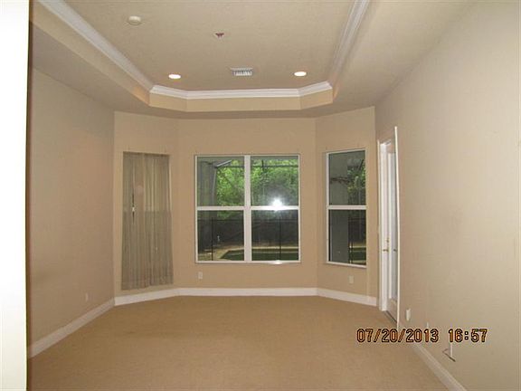 4th image of 2466 SW Vardon St