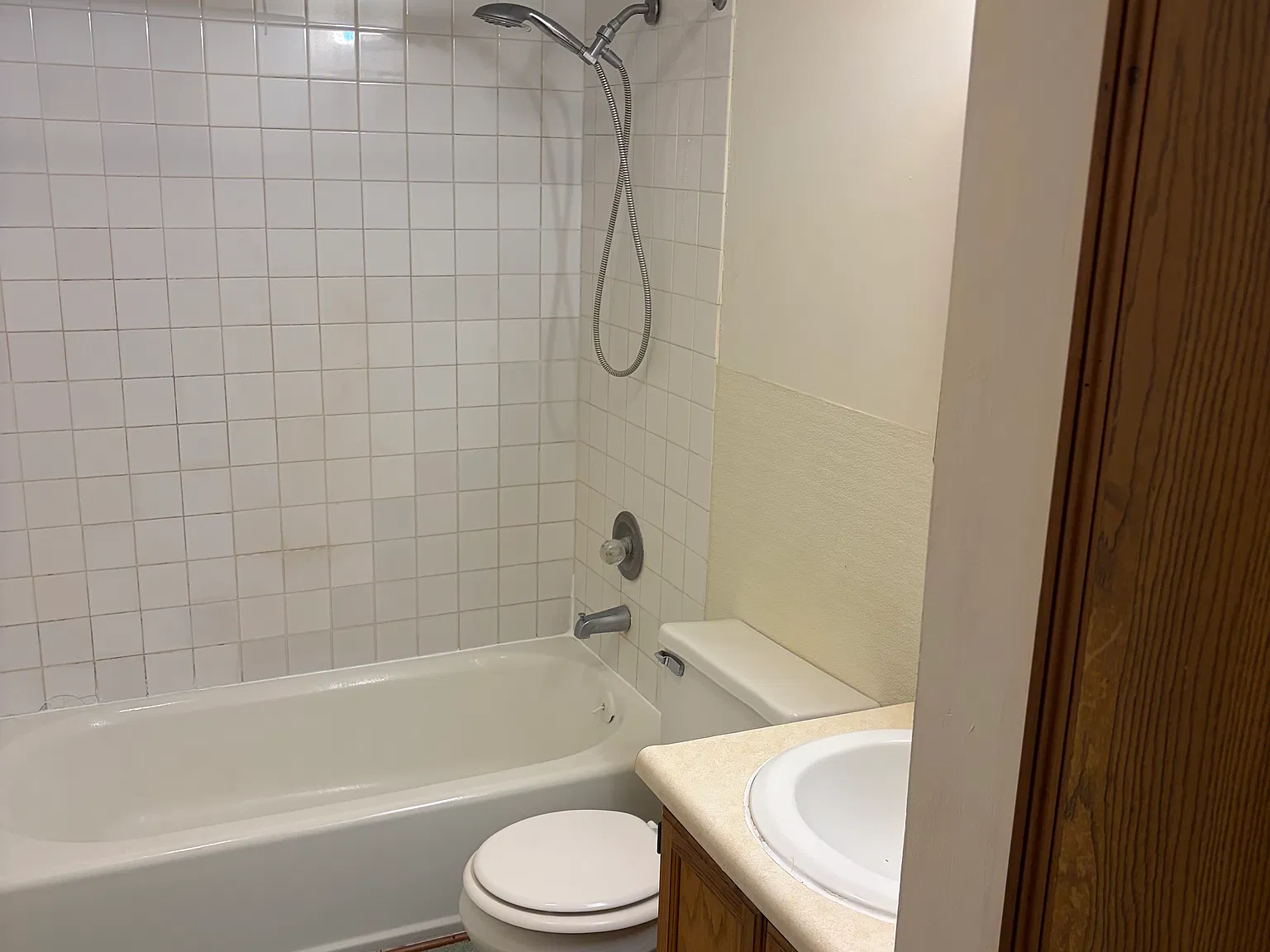 2 bed, 1000 sqft, $1,050 — Photo 3