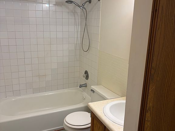 3rd image of 3375 Columbus Rd APT C
