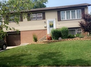 8936 W 91st Pl, Hickory Hills, IL