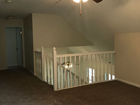 2nd image of 801 N Taylor Ct