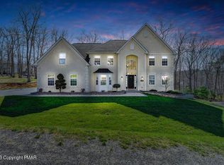 3113 Hollow Dr, East Stroudsburg, PA 18301