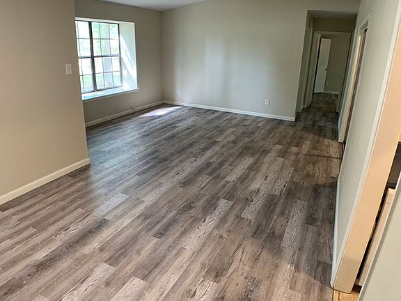 2nd image of 210 King Ave
