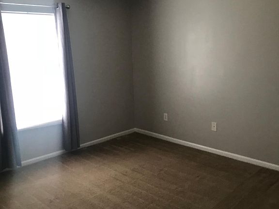 5th image of 242 Weston Valley Dr