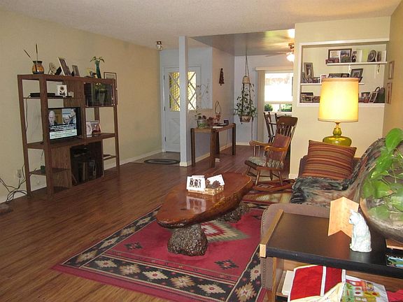3rd image of 49779 Pierce Dr