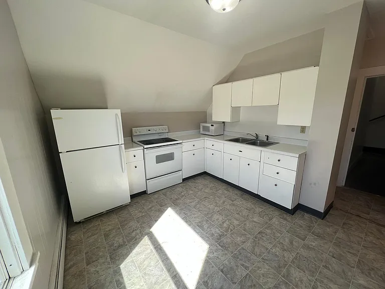 927 S Spring Ave #4 — Photo 4