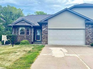 2214 Edgebrook Dr, Marshalltown, IA 50158