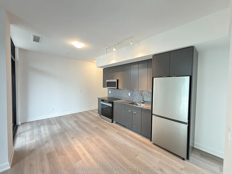 2075 Lakeshore Rd S #415 — Photo 16