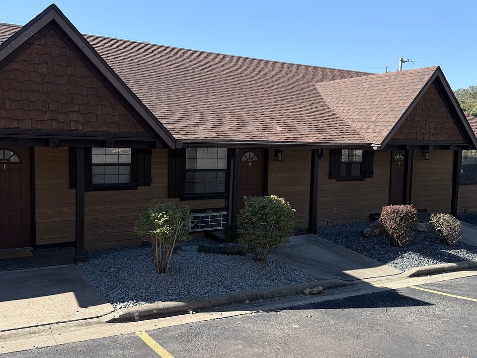 1st image of 1133 Acacia Club Rd APT 3