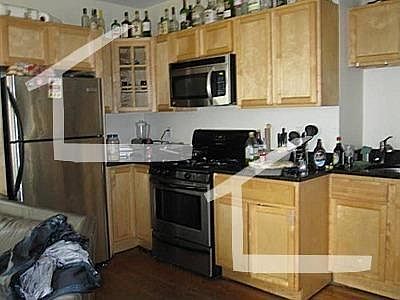 2nd image of 39 Ashford St #1