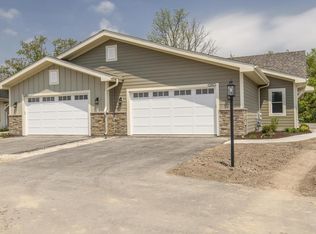 20880 Gray St, Lannon, WI 53046