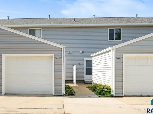1119 S Bridgeport Pl, Sioux Falls, SD 57106