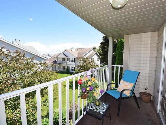 4th image of 153 Bur Oak Ln