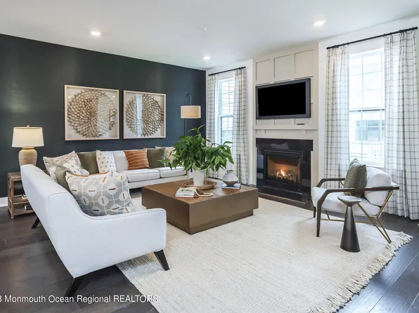 130 Woolley Court, Oakhurst, NJ 07755