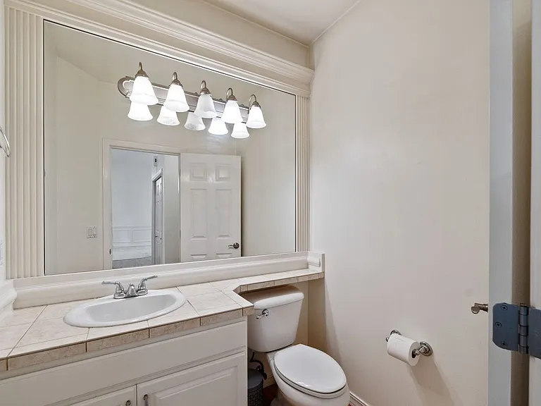 1/2 bath main floor