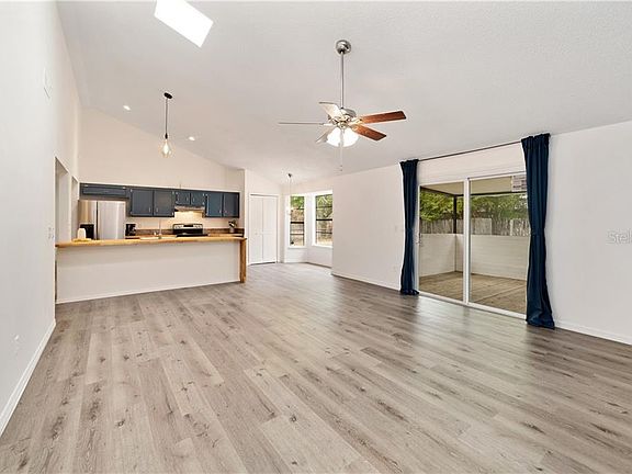 4th image of 1262 Courtland Blvd