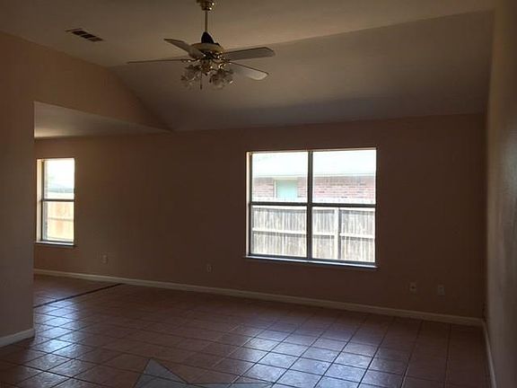 3rd image of 6926 Rosalinda Ln