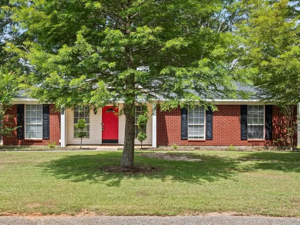 1469 Homestead Dr, Semmes, AL 36575