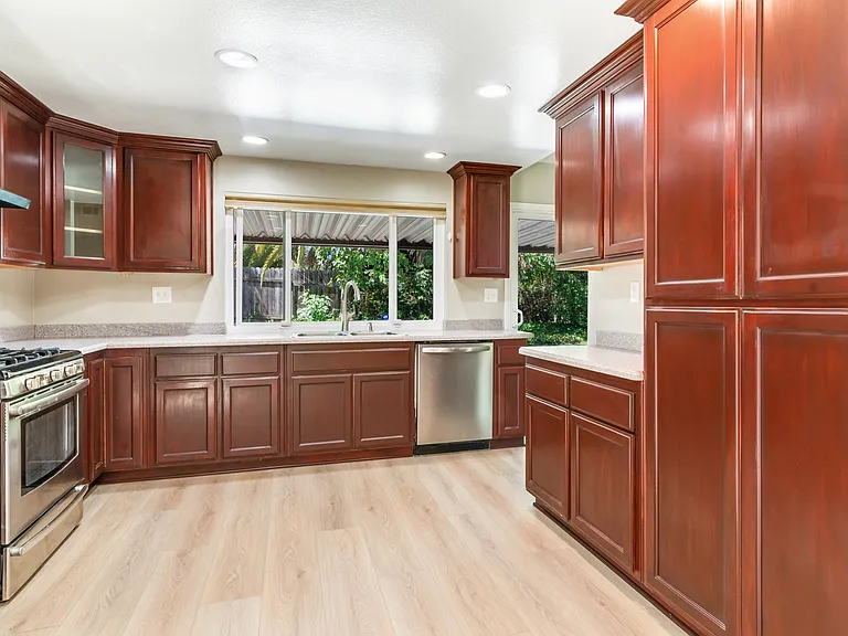11610 Cedar Way — Photo 13