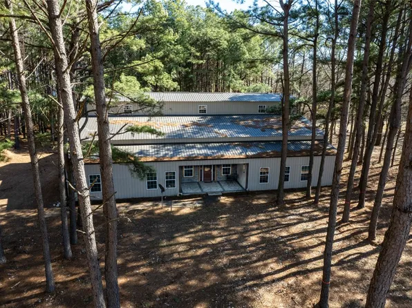 760 N Cedar St, Blossom, TX 75416