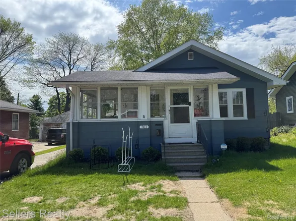 701 Saint Clair Ave, Flint, MI 48504