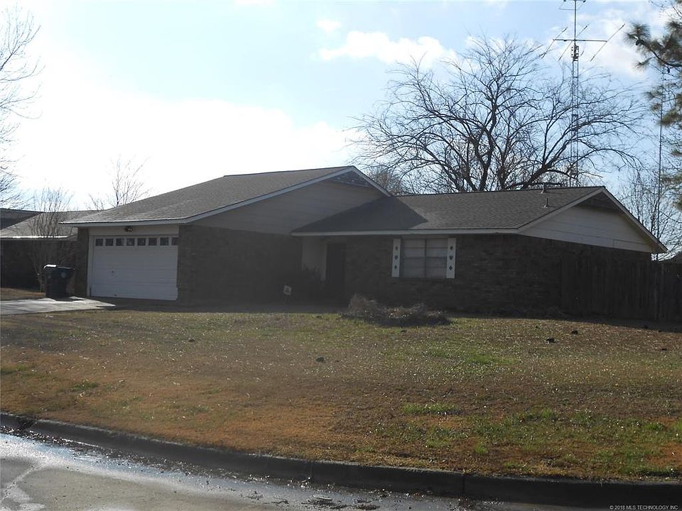 2nd image of 1601 Beaver Rd