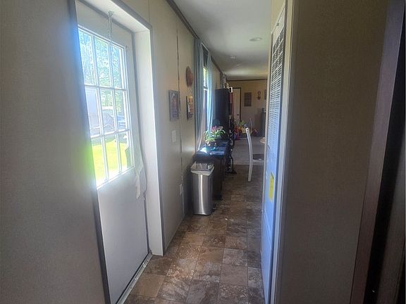 5th image of 106 Whispering Pines Ln