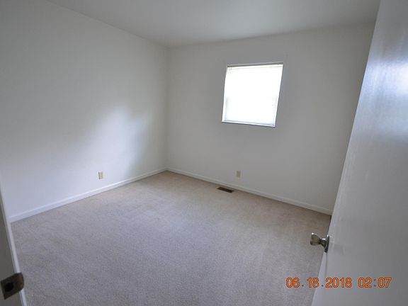 5th image of 719 Village Ln #37