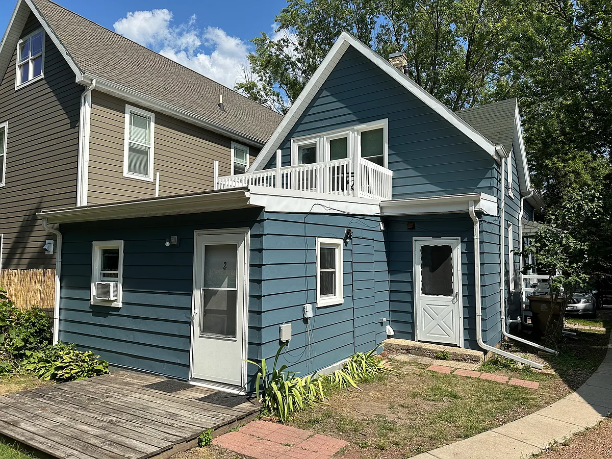 Building Photo - 938 E Dayton St #2