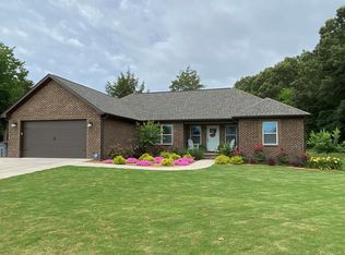 192 Autumn Dr, Killen, AL 35645