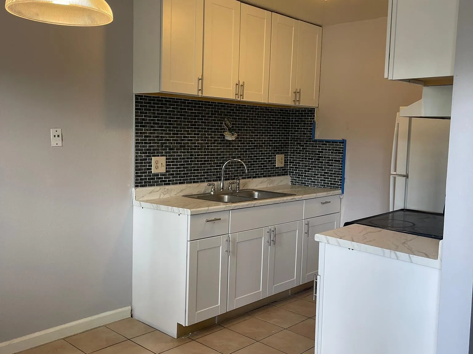 561 Pecan St — Photo 2