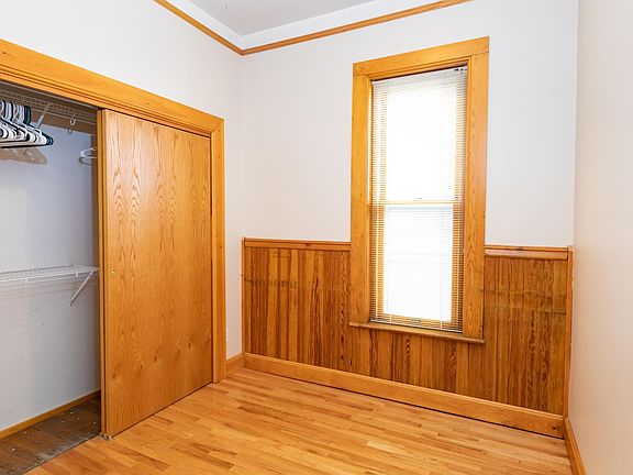 4th image of 1554 Vine St APT 1