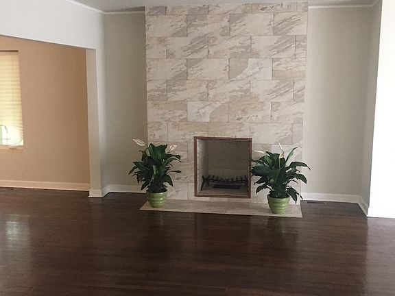 2nd image of 2621 Park Dr