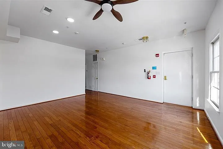 232 Main St #4 — Photo 15
