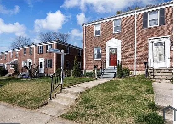 4 bed, $2,950 — Photo 1