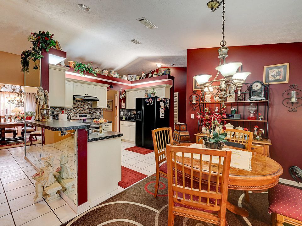 1st image of 2577 SW Chestnut Lane