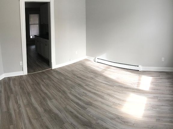 3rd image of 207 E Cleveland St APT 5