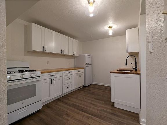 5th image of 4313 Fontainebleau Dr