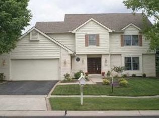 5758 Foxpointe Dr, Sylvania, OH 43560