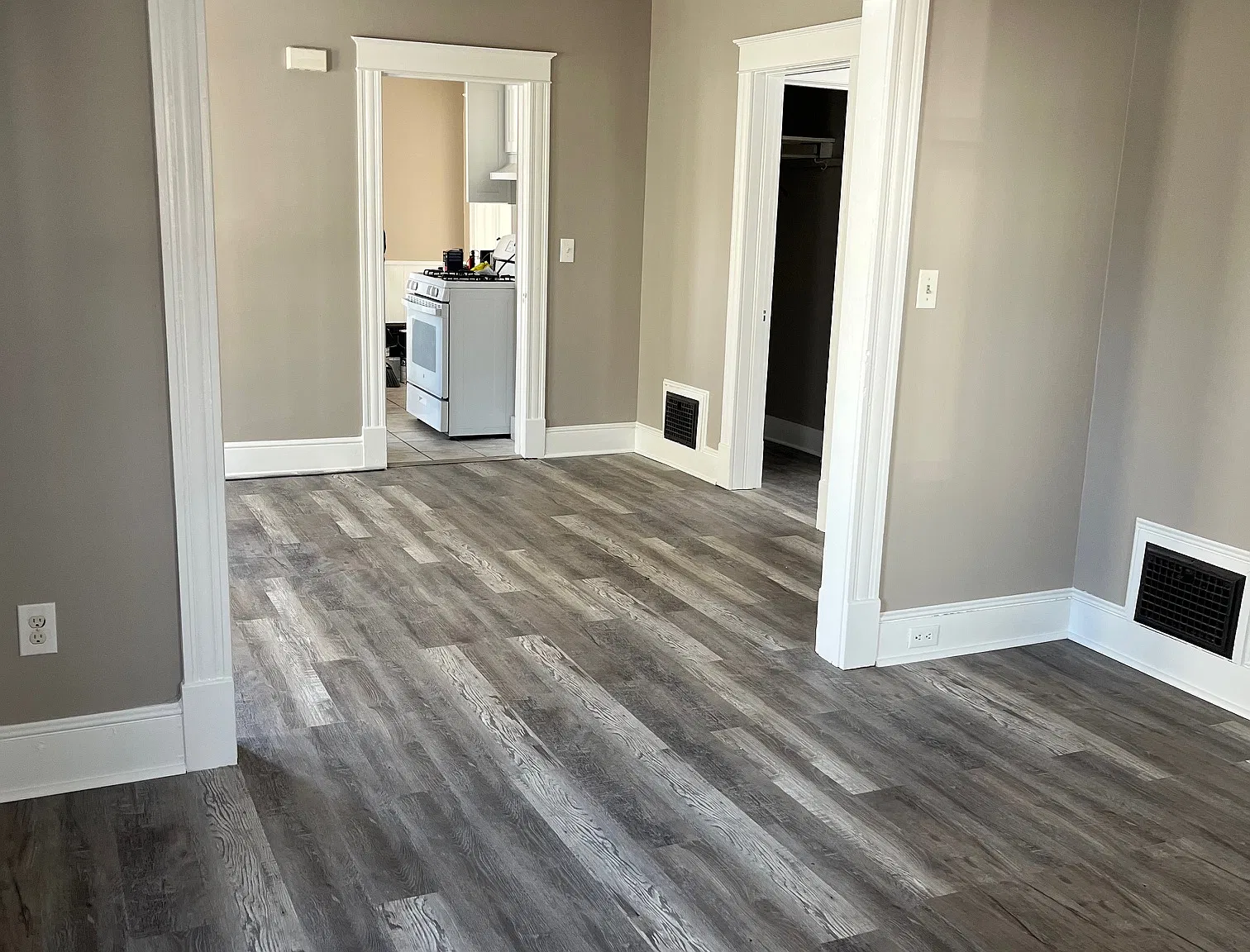 2 bed, 900 sqft, $1,500 — Photo 1
