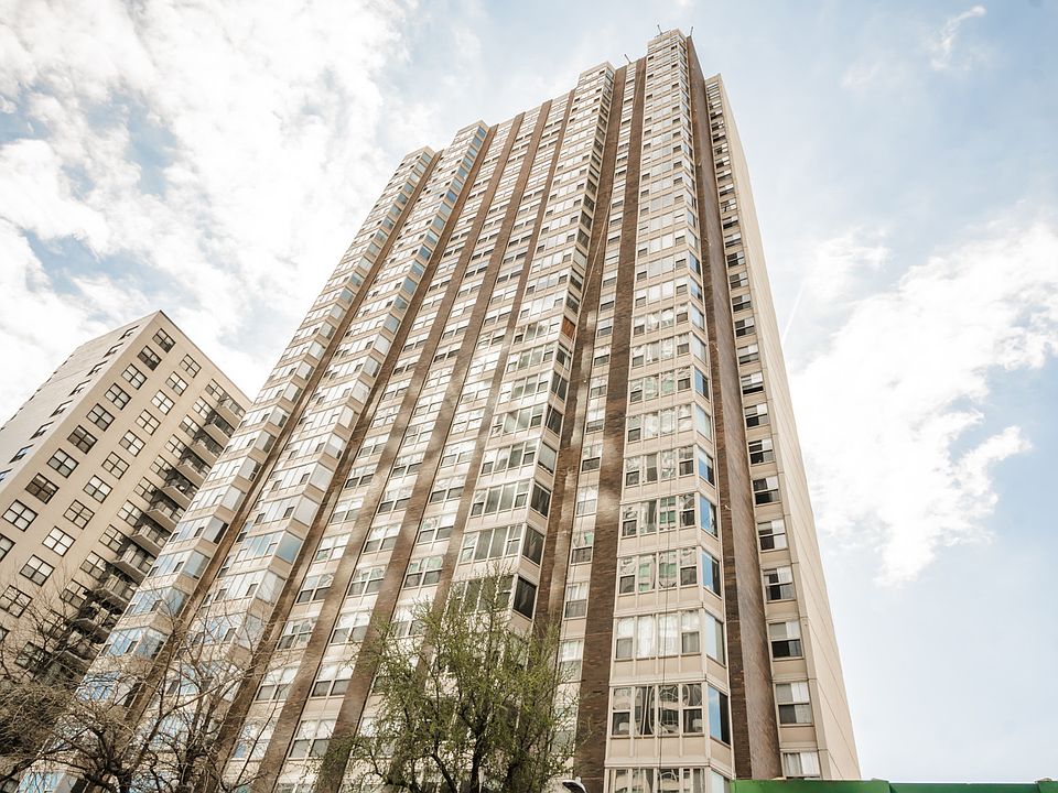 1st image of 525 W Hawthorne Pl APT 2706