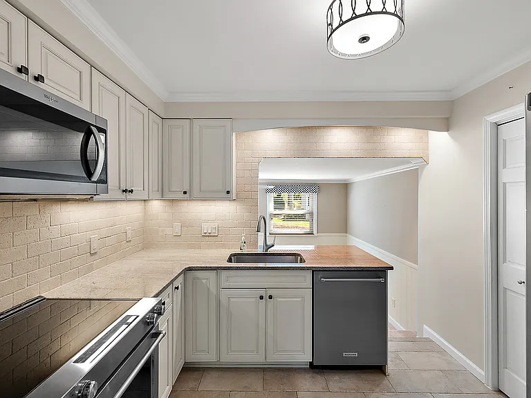 2546 Dorchester Rd — Photo 17