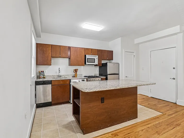 NEW QUIN APARTMENTS — Photo 35