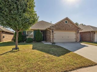 10624 32nd St, Yukon, OK 73099