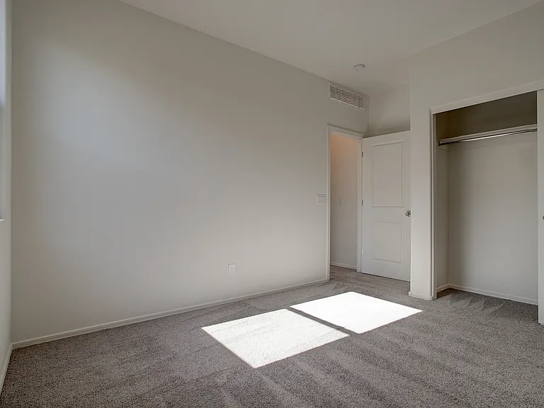 12340 W Kaler Dr — Photo 25