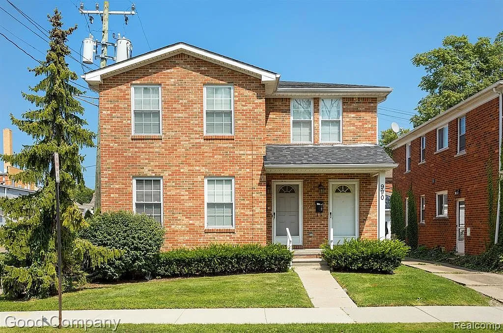 2 bed, 1250 sqft, $1,250 — Photo 1
