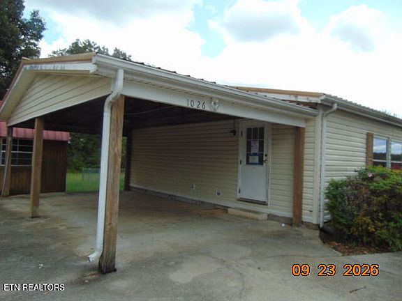 4th image of 1026 Ridge View Rd