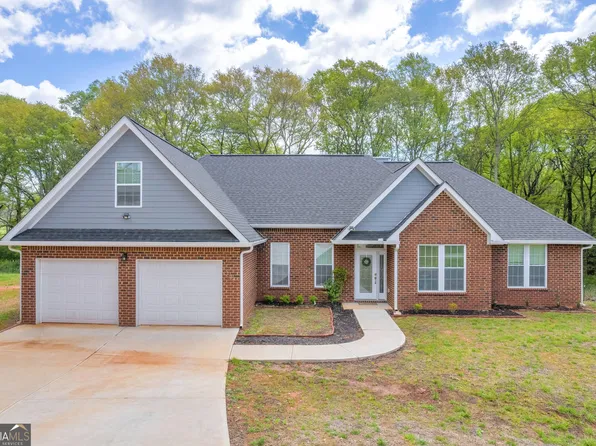 124 W Tanglewood Dr, Royston, GA 30662